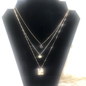 Gold necklace 3 chain